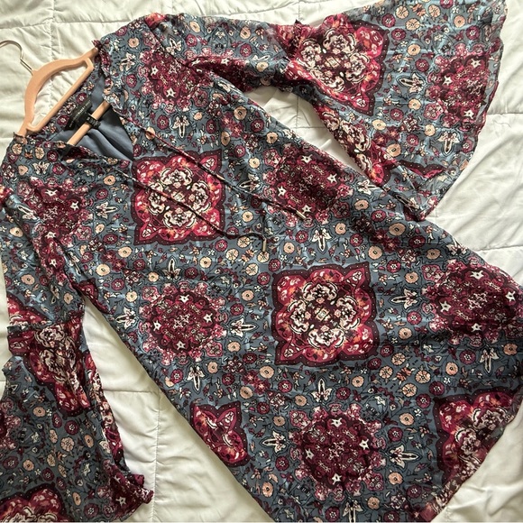 White House Black Market Boho Print Bell Sleeve Dress Size XS - Picture 8 of 12